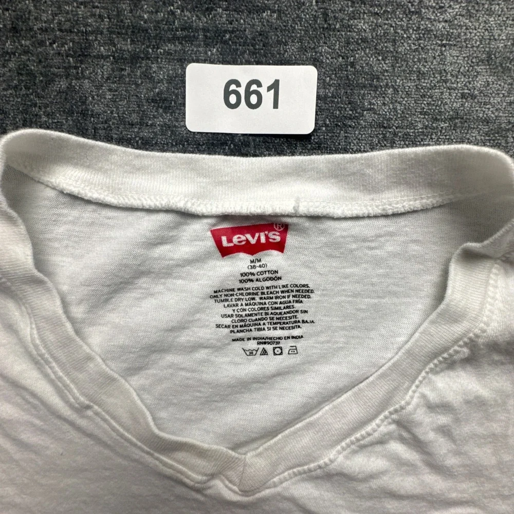 Levi's T-Shirt Mens Medium White Knit Cotton‎ Batwing Logo Slim Casual V-Neck